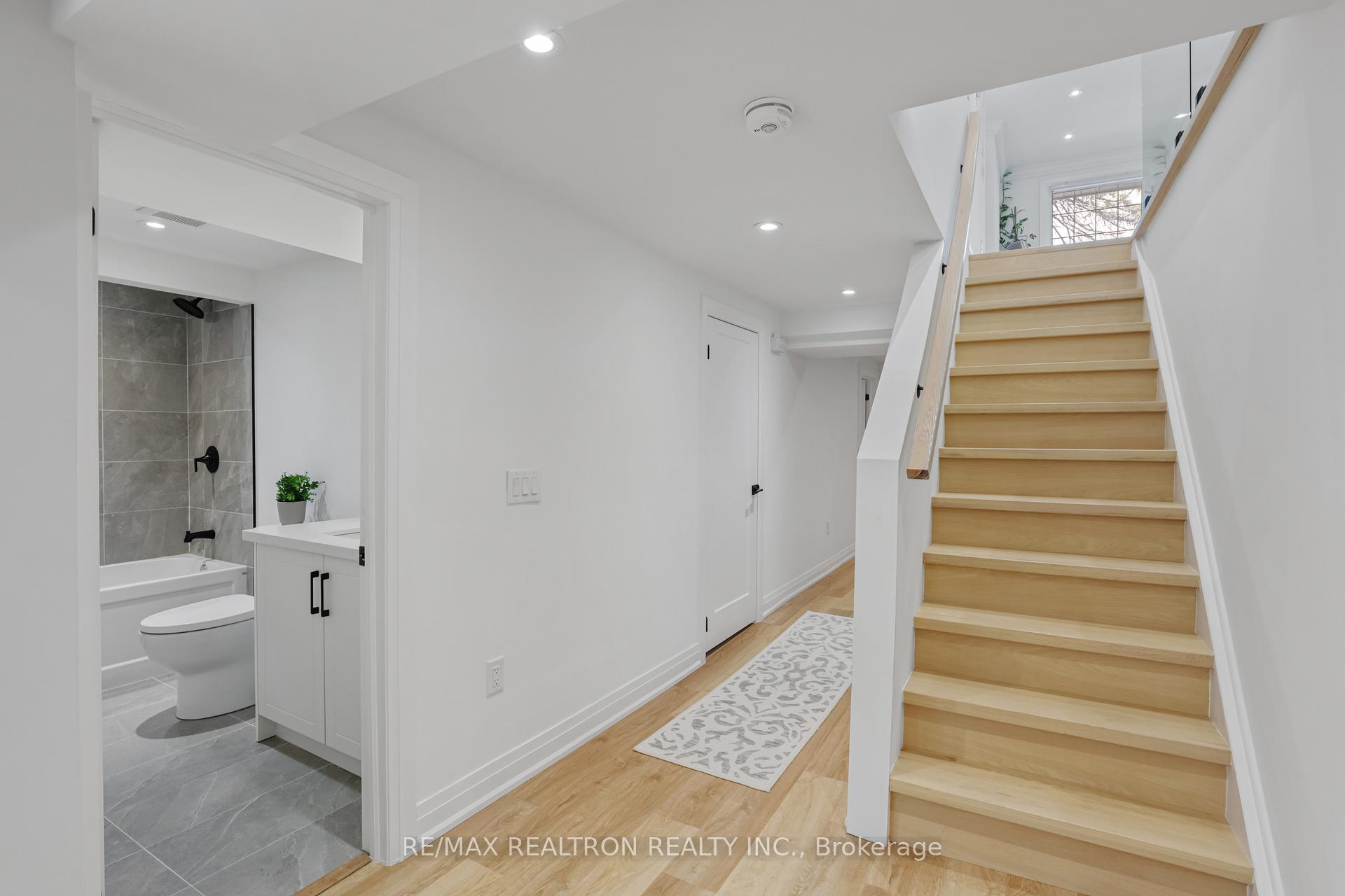 Photo 19 of 59 Fairway Drive, Aurora, Aurora Highlands — HOMEH