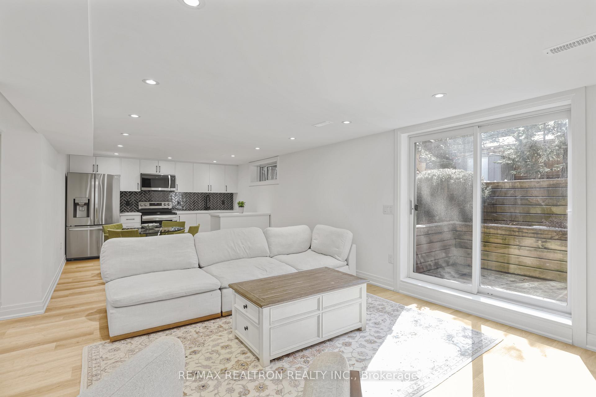 Photo 27 of 59 Fairway Drive, Aurora, Aurora Highlands — HOMEH