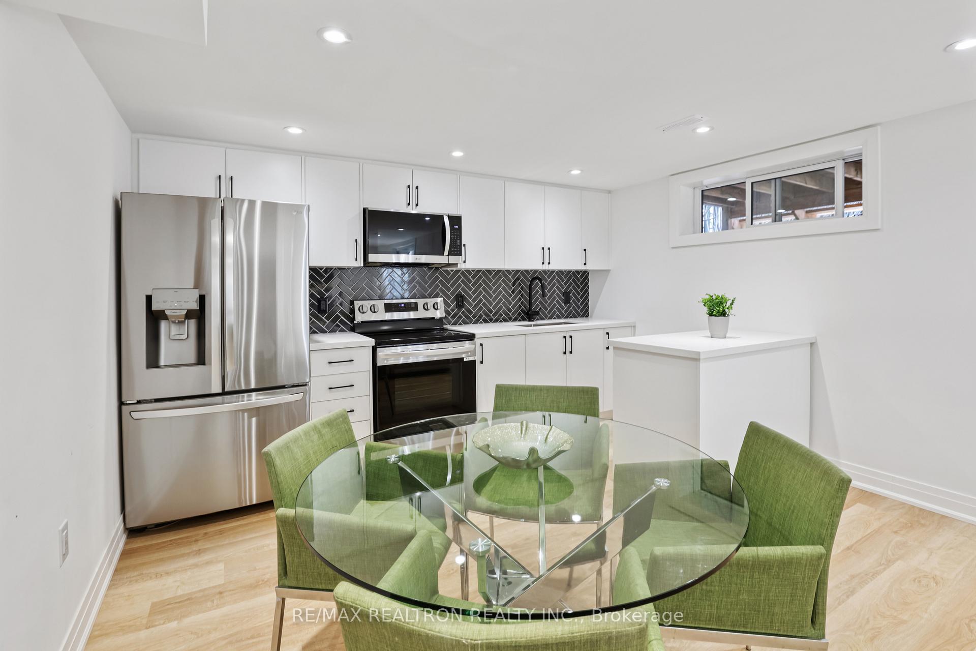 Photo 33 of 59 Fairway Drive, Aurora, Aurora Highlands — HOMEH