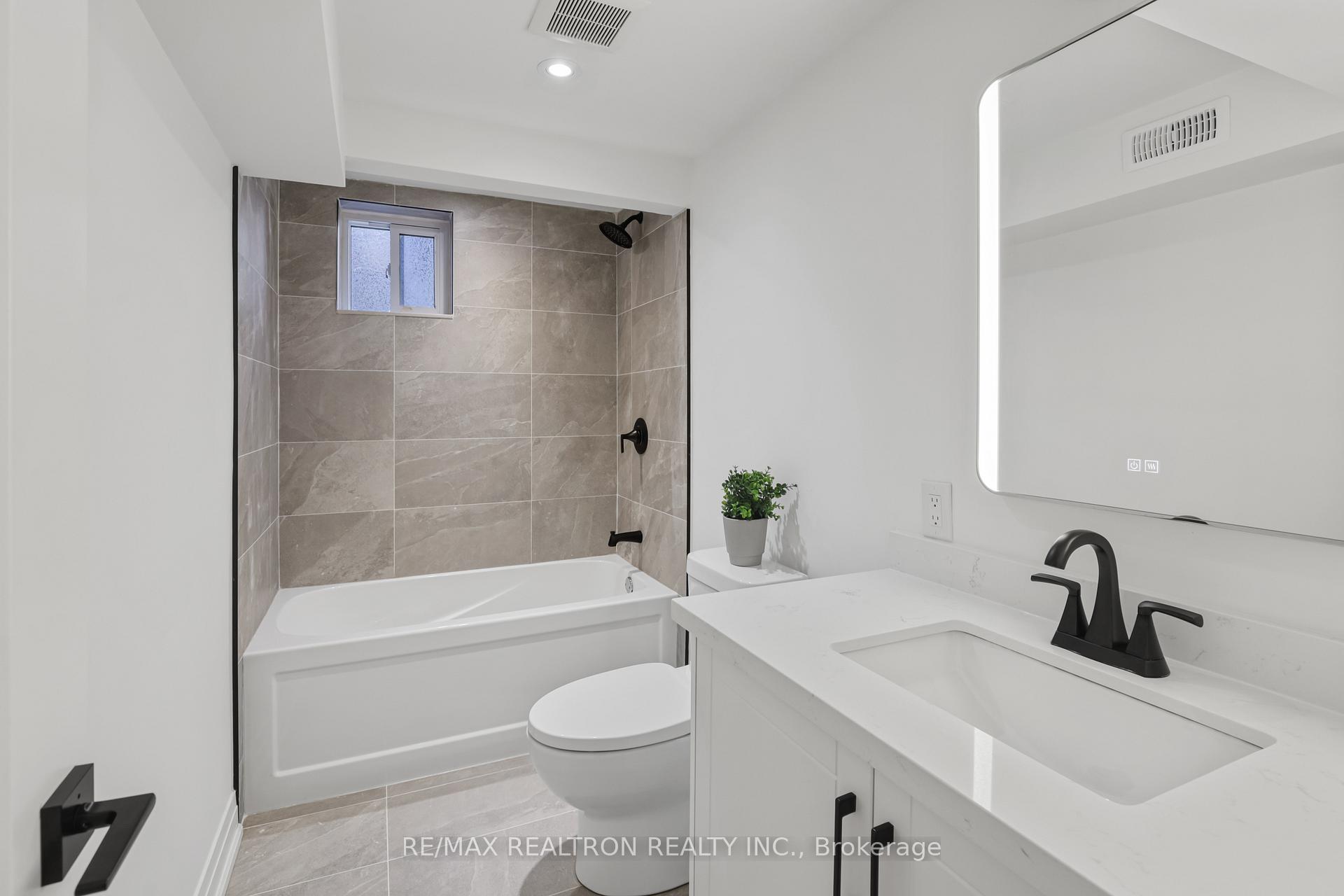 Photo 42 of 59 Fairway Drive, Aurora, Aurora Highlands — HOMEH