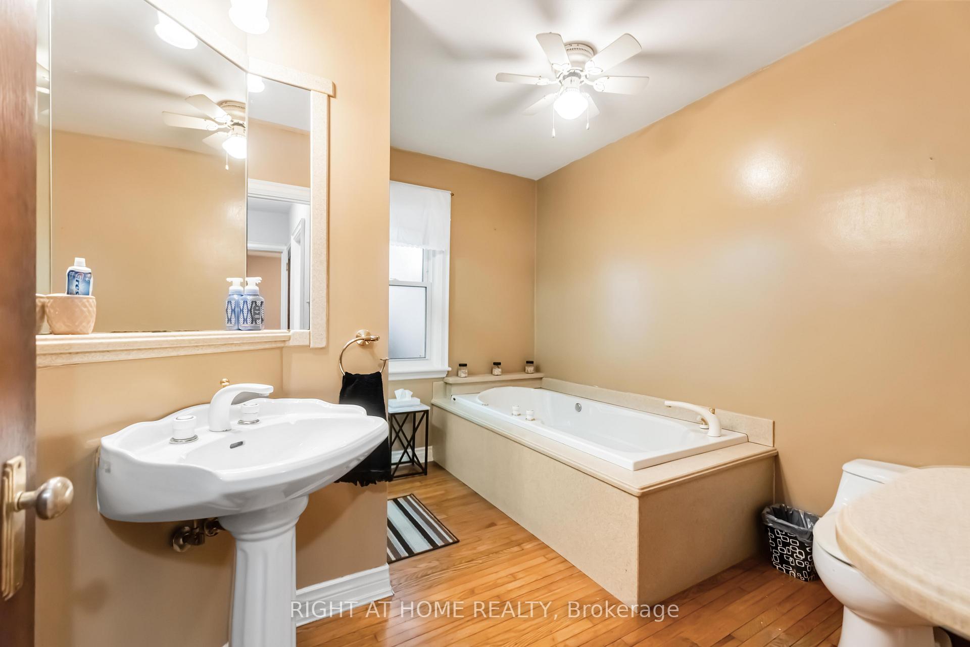 Photo 6 of 14 Huxley Avenue S, Hamilton, Crown Point — HOMEH