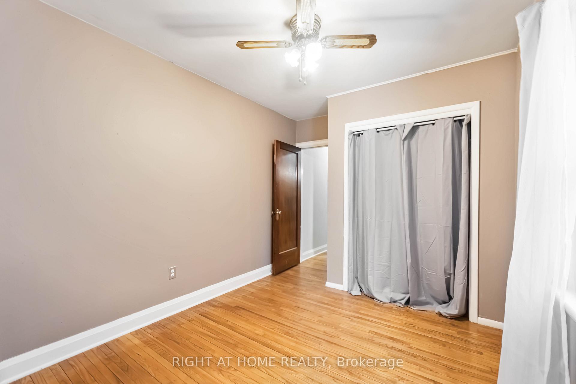 Photo 10 of 14 Huxley Avenue S, Hamilton, Crown Point — HOMEH