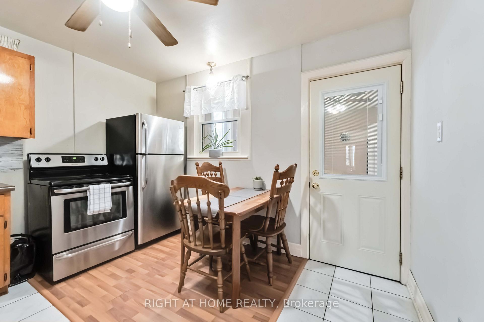 Photo 11 of 14 Huxley Avenue S, Hamilton, Crown Point — HOMEH
