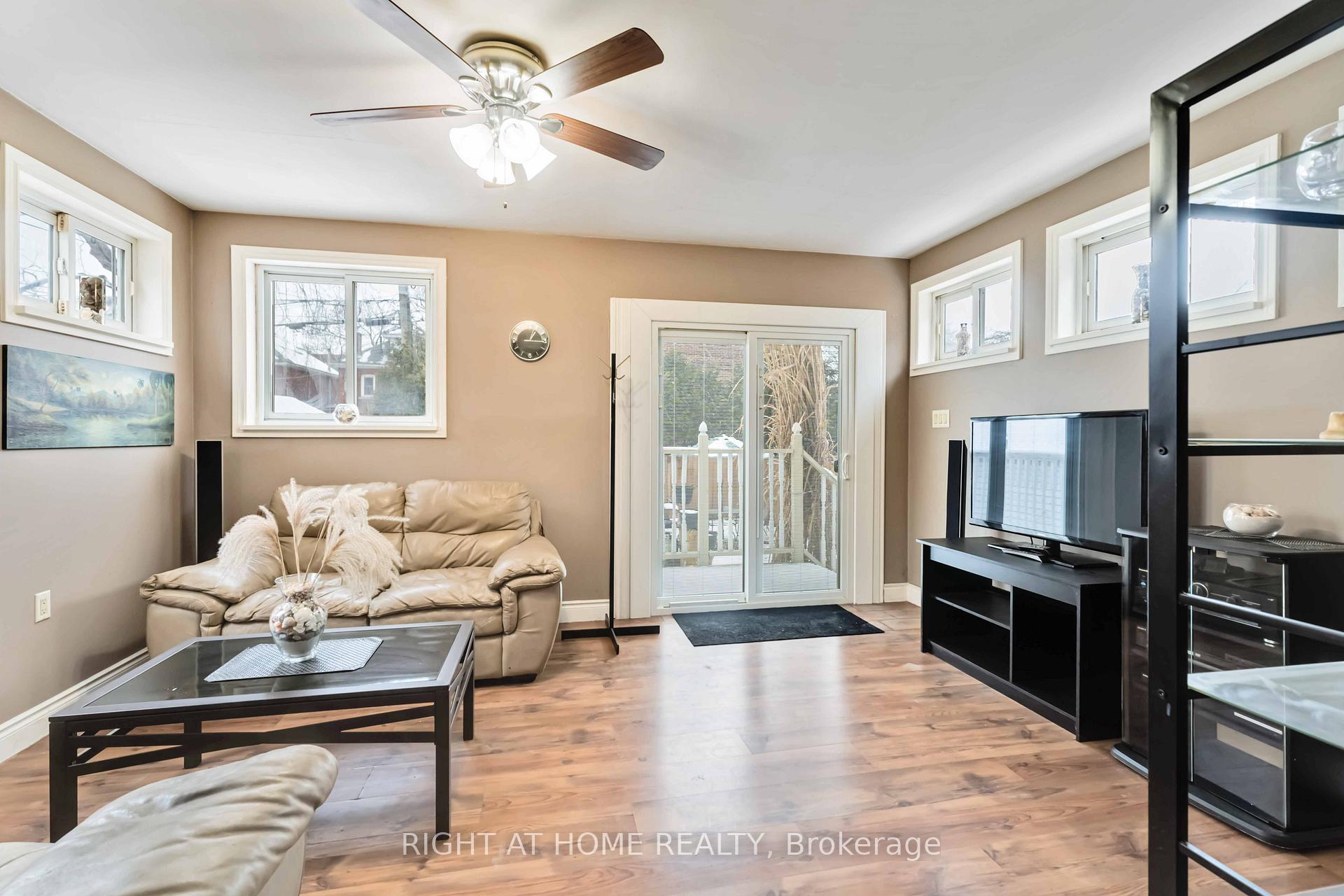 Photo 15 of 14 Huxley Avenue S, Hamilton, Crown Point — HOMEH