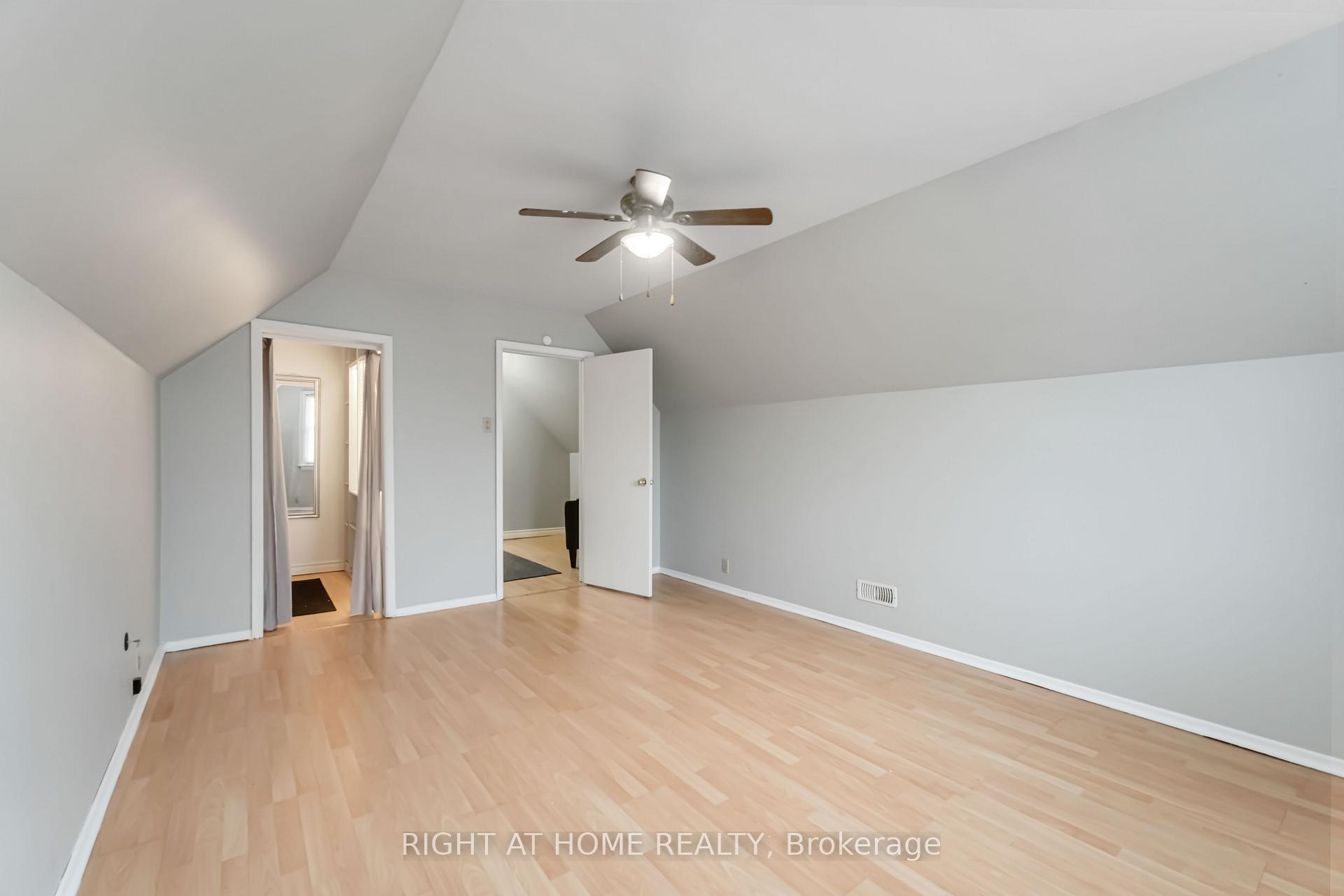 Photo 19 of 14 Huxley Avenue S, Hamilton, Crown Point — HOMEH