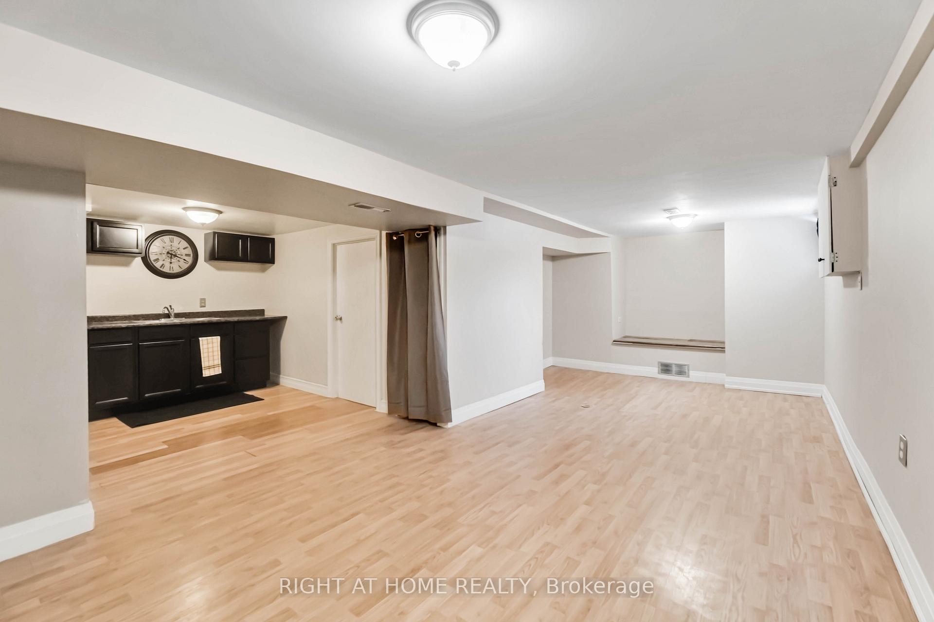 Photo 21 of 14 Huxley Avenue S, Hamilton, Crown Point — HOMEH