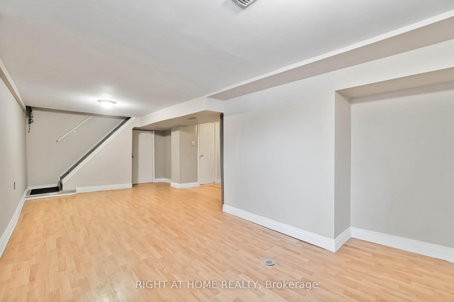 Photo 22 of 14 Huxley Avenue S, Hamilton, Crown Point — HOMEH