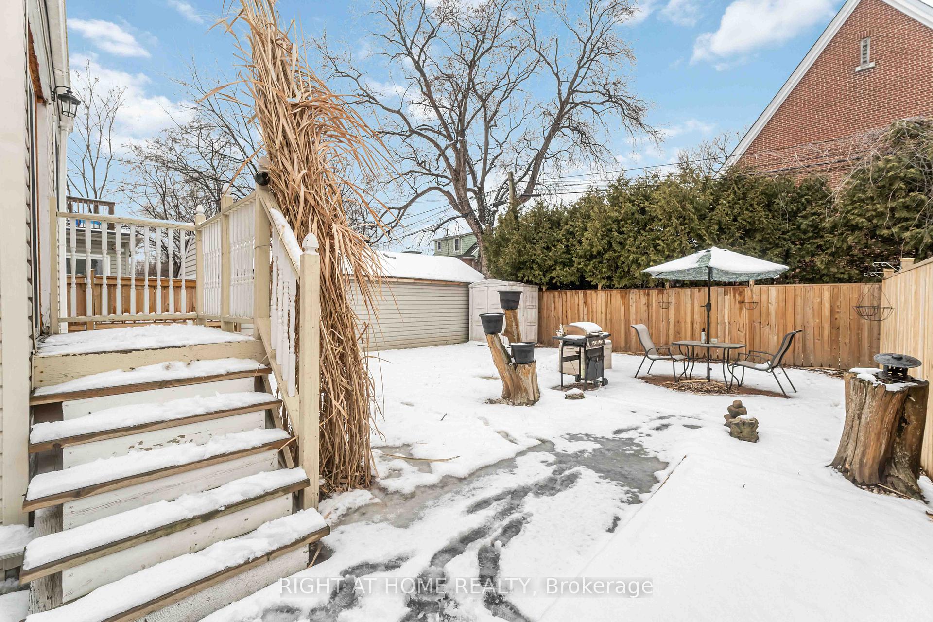 Photo 26 of 14 Huxley Avenue S, Hamilton, Crown Point — HOMEH
