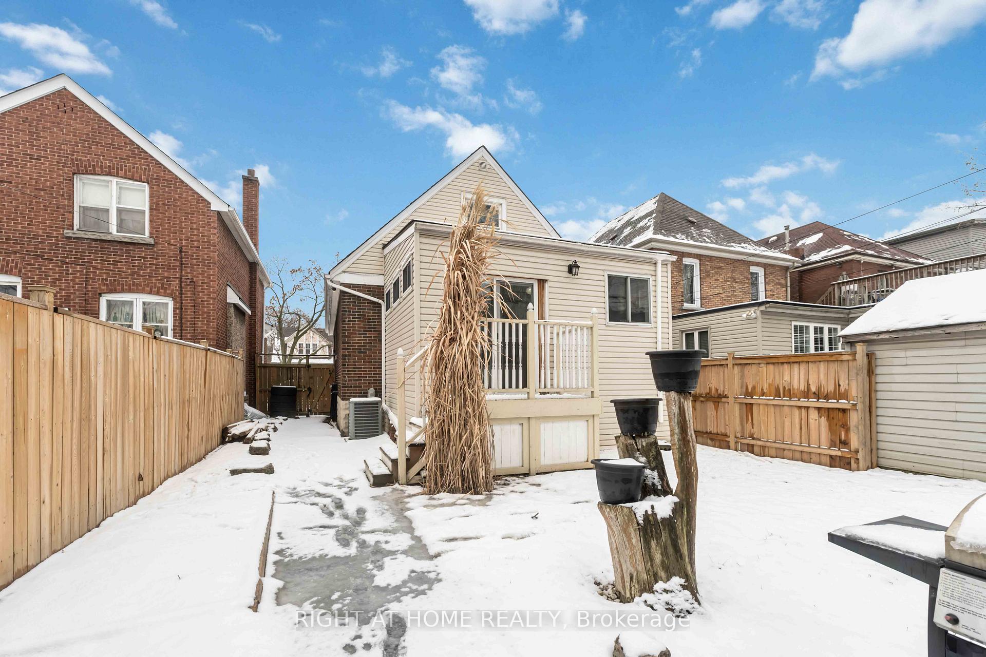 Photo 28 of 14 Huxley Avenue S, Hamilton, Crown Point — HOMEH