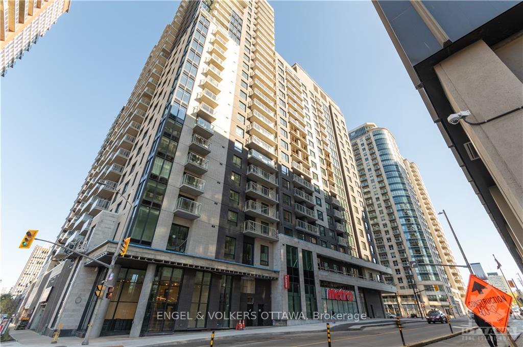 Front of Unit 804, 180 George Street