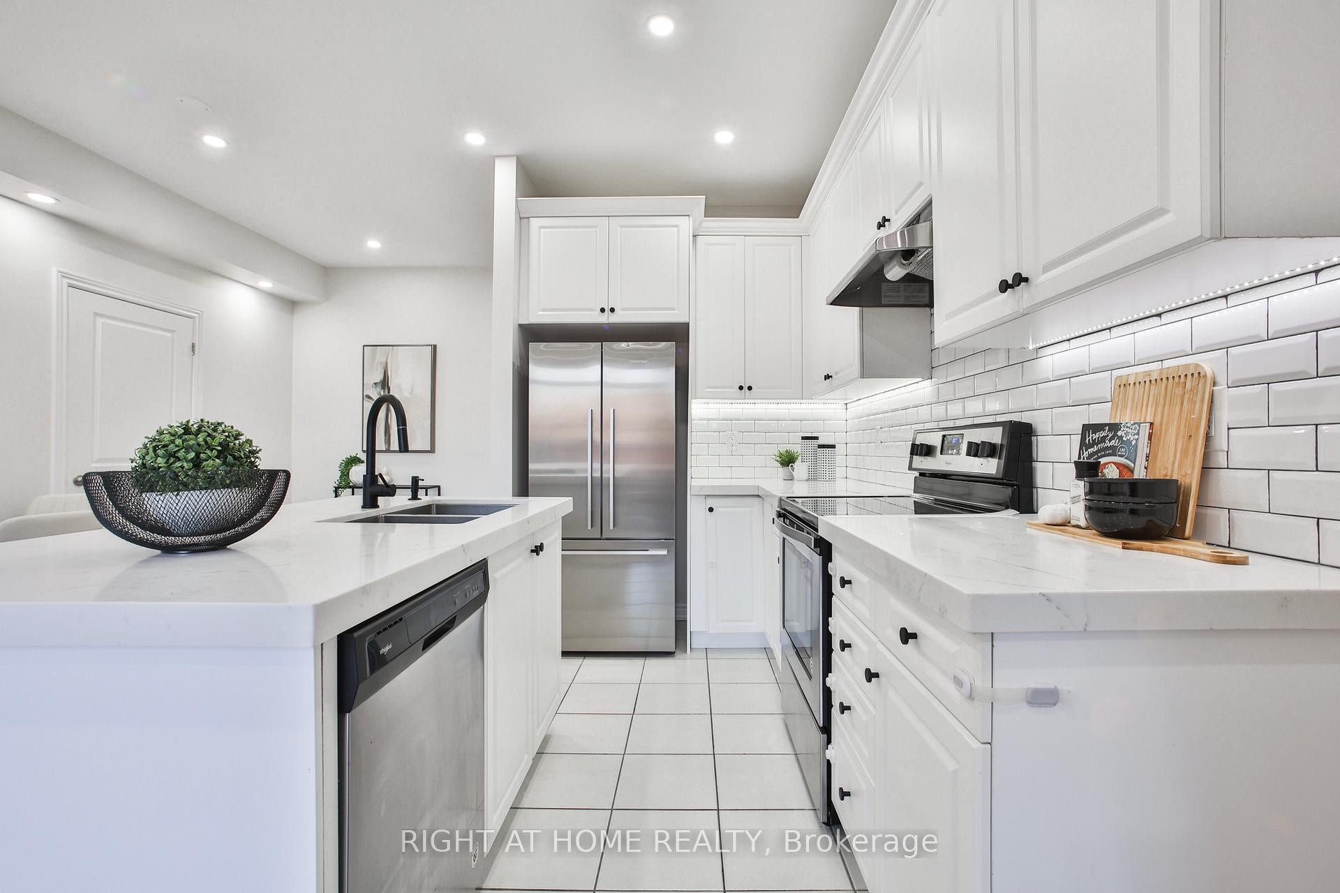 Photo 5 of 37 Ivor Crescent, Brampton, Northwest Brampton — HOMEH