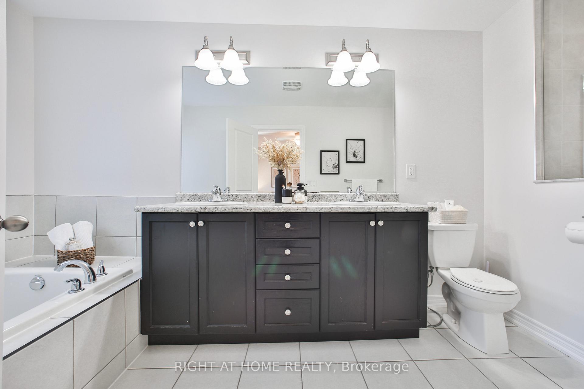 Photo 17 of 37 Ivor Crescent, Brampton, Northwest Brampton — HOMEH