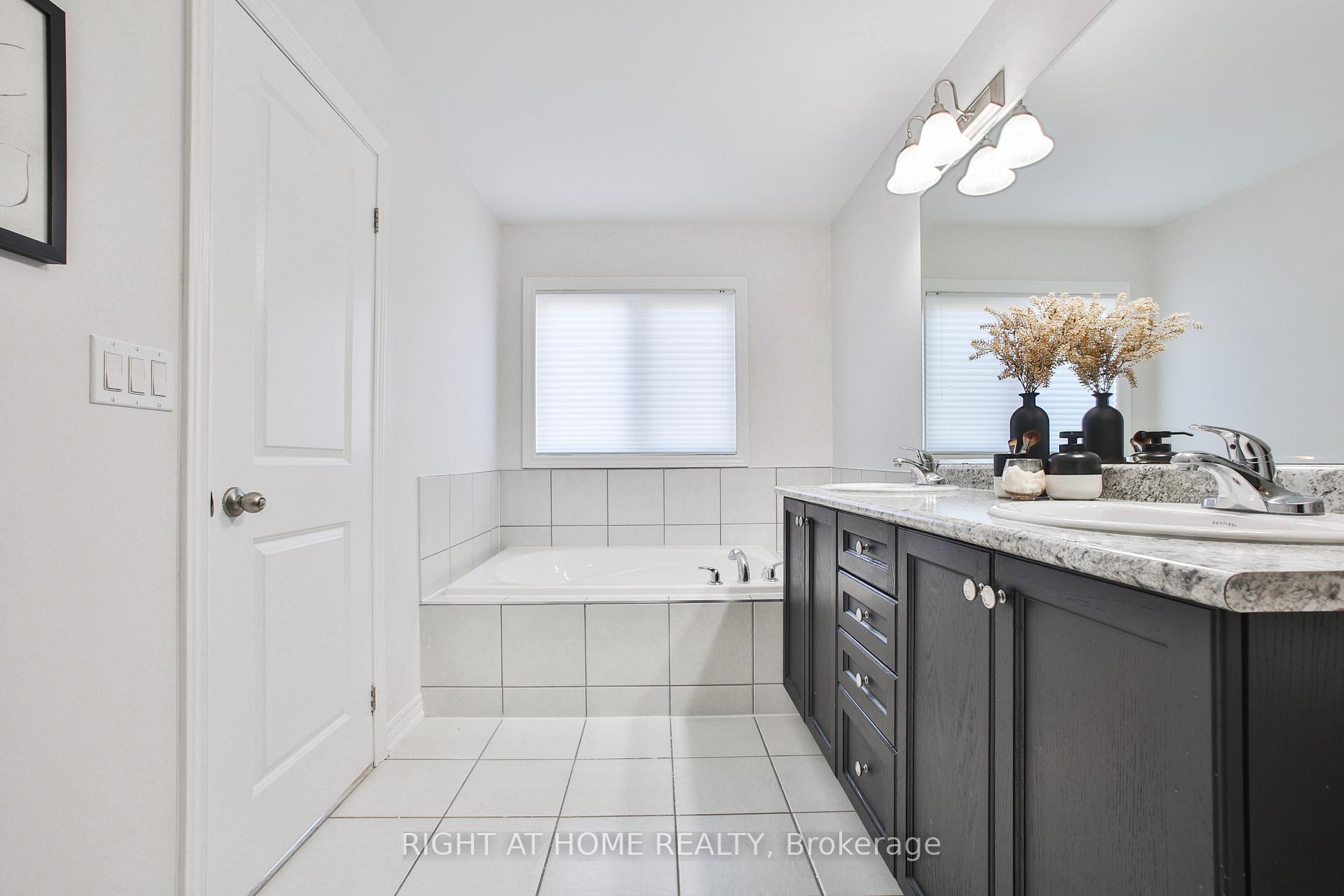 Photo 19 of 37 Ivor Crescent, Brampton, Northwest Brampton — HOMEH