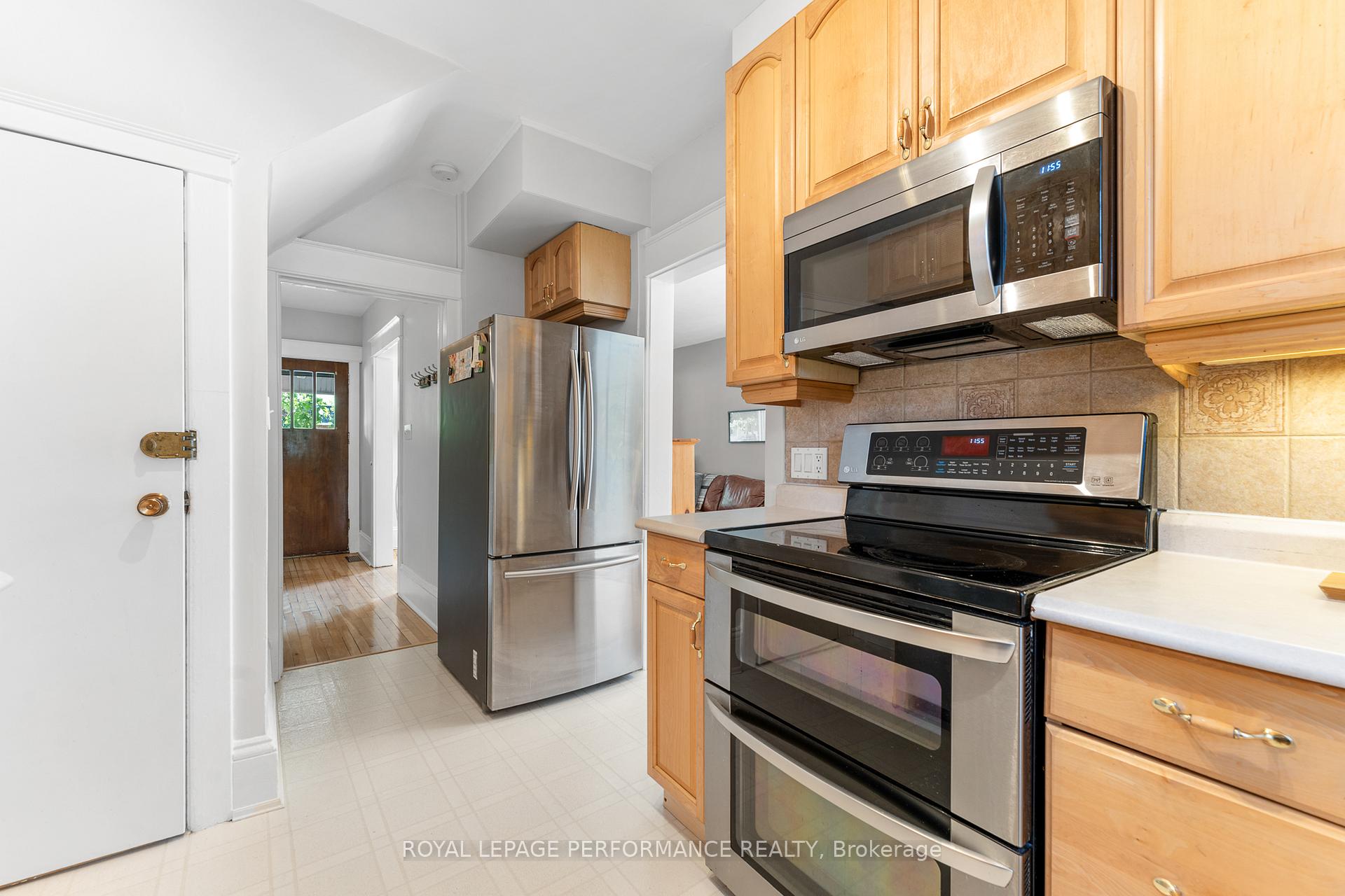 Photo 15 of 456 Melbourne Avenue, Ottawa, McKellar/Highland — HOMEH