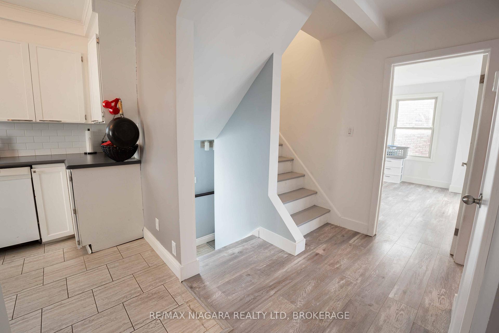Photo 14 of 478 Niagara Street, St. Catharines, Vine/Linwell — HOMEH