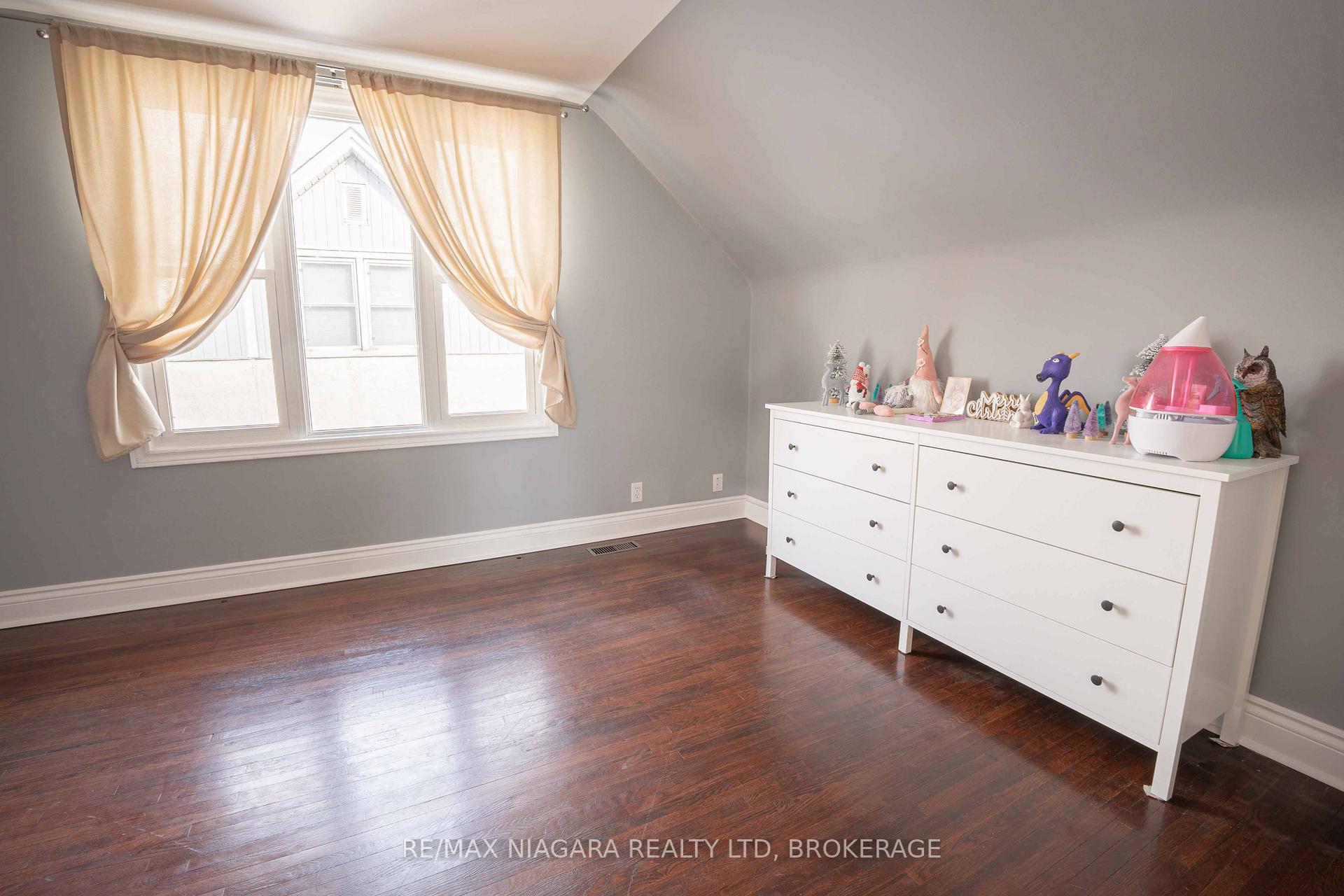Photo 21 of 478 Niagara Street, St. Catharines, Vine/Linwell — HOMEH