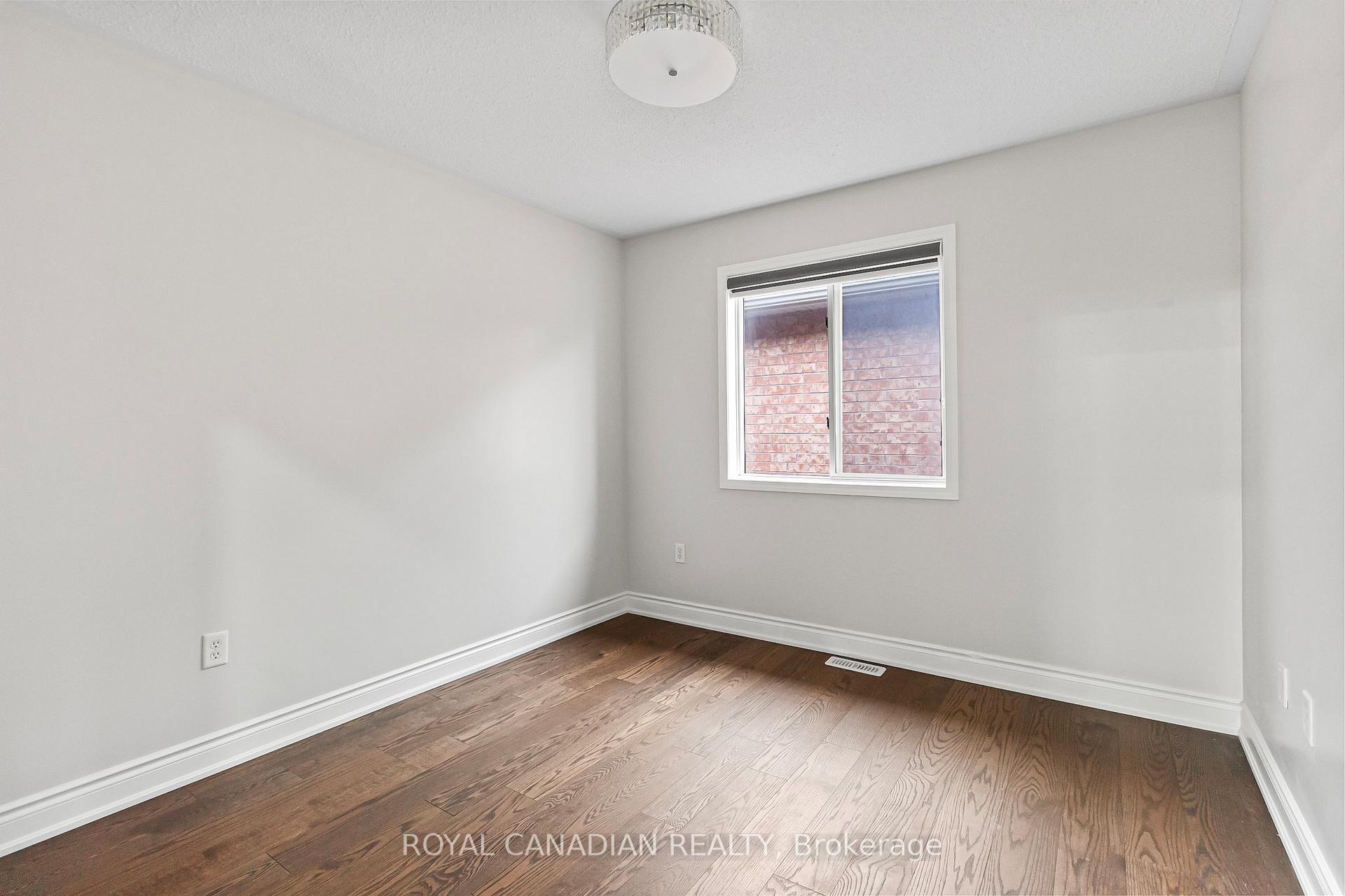 Photo 15 of 260 Fandango Drive W, Brampton, Credit Valley — HOMEH