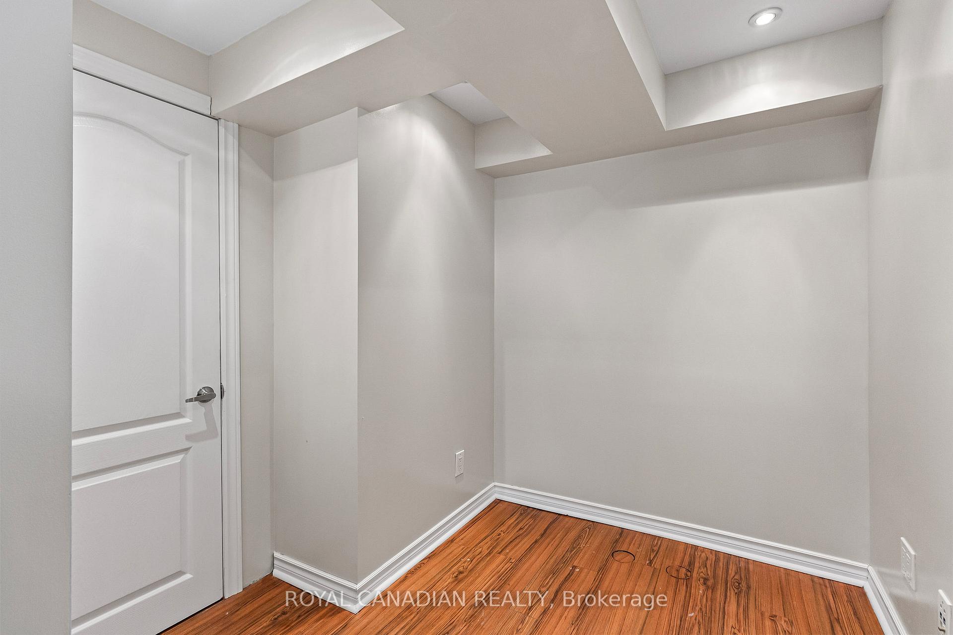 Photo 24 of 260 Fandango Drive W, Brampton, Credit Valley — HOMEH