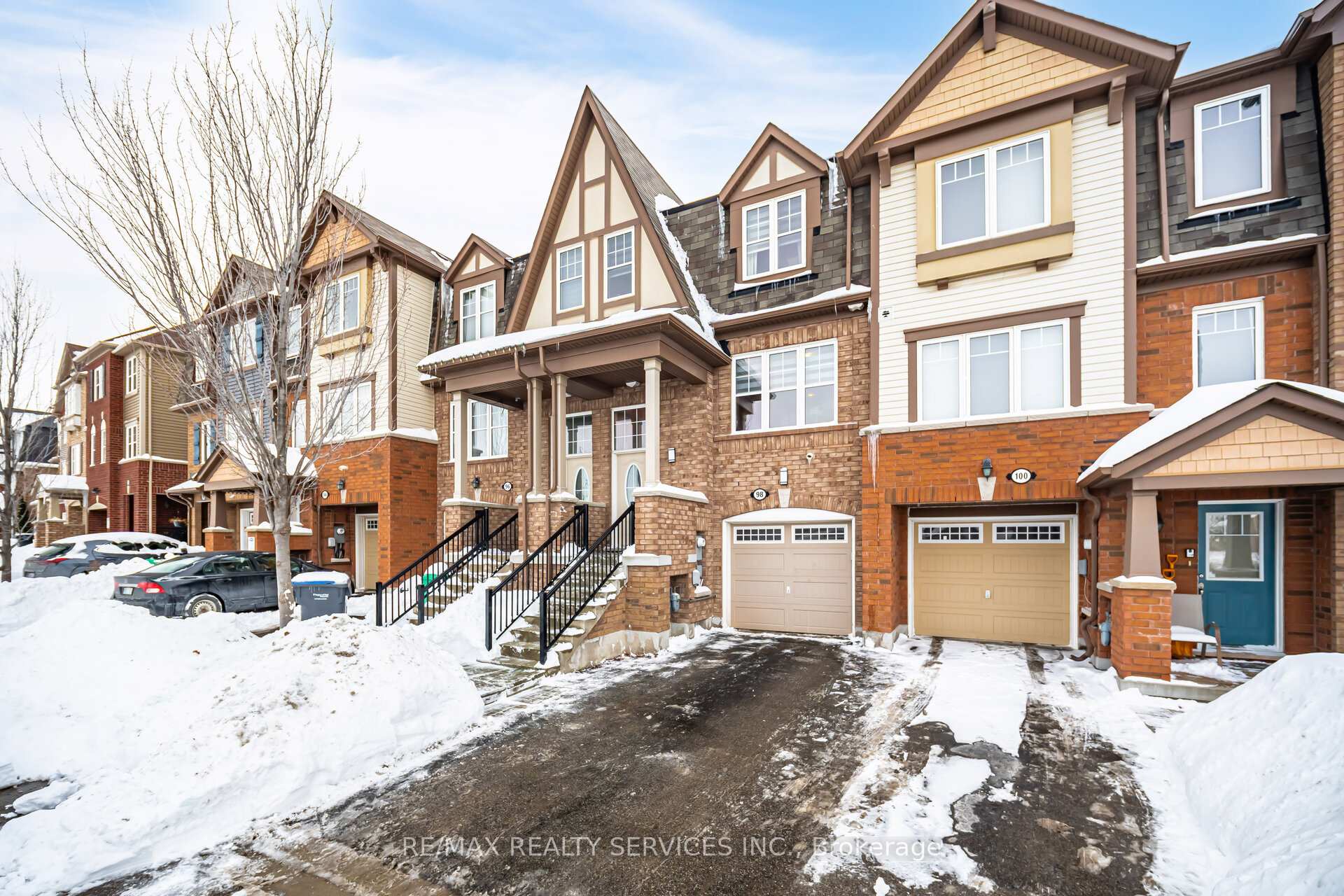 Photo 3 of 98 Memory Lane, Brampton, Northwest Brampton — HOMEH