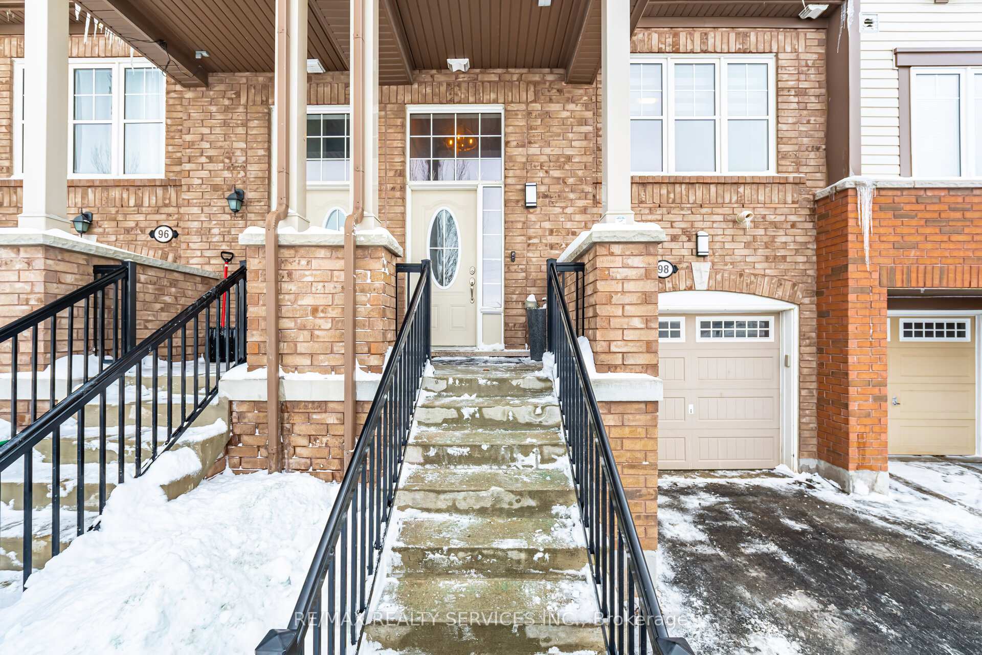 Photo 4 of 98 Memory Lane, Brampton, Northwest Brampton — HOMEH