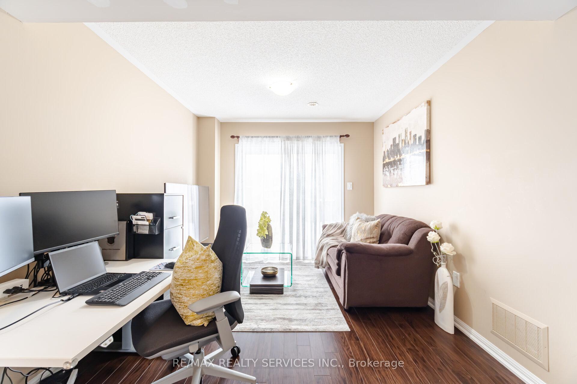 Photo 37 of 98 Memory Lane, Brampton, Northwest Brampton — HOMEH