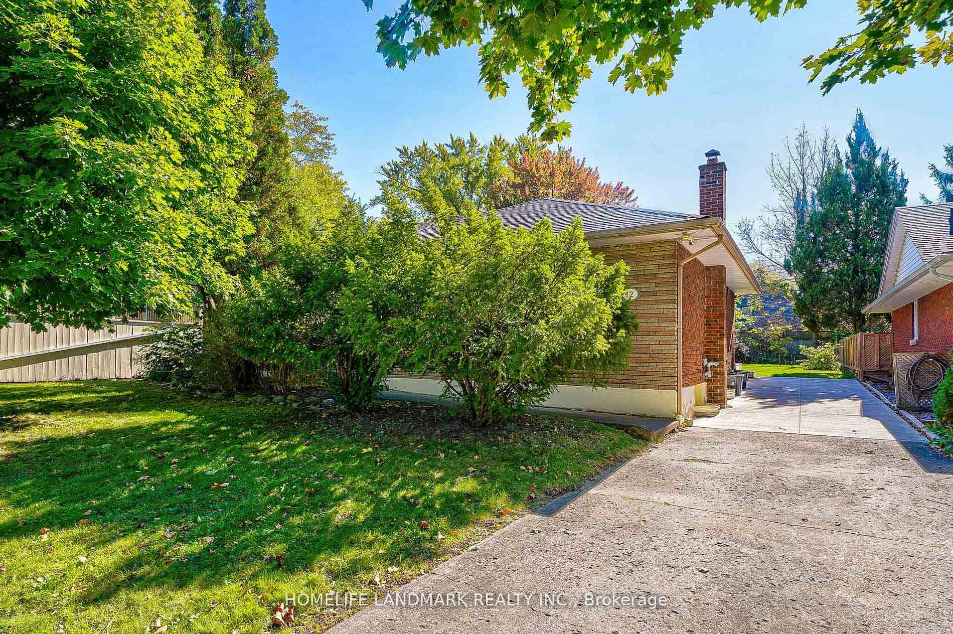 Photo 2 of 12 Macbeth Boulevard, St. Catharines, Glendale/Glenridge — HOMEH