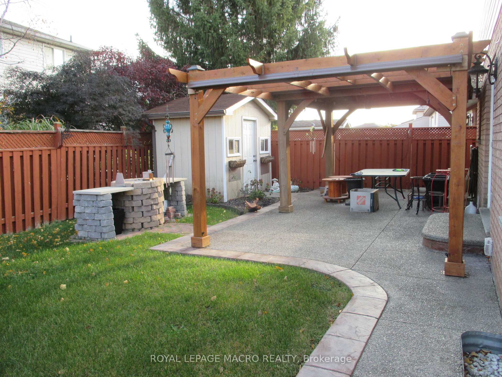 Photo 4 of 22 Resolute Drive, Hamilton, Crerar — HOMEH