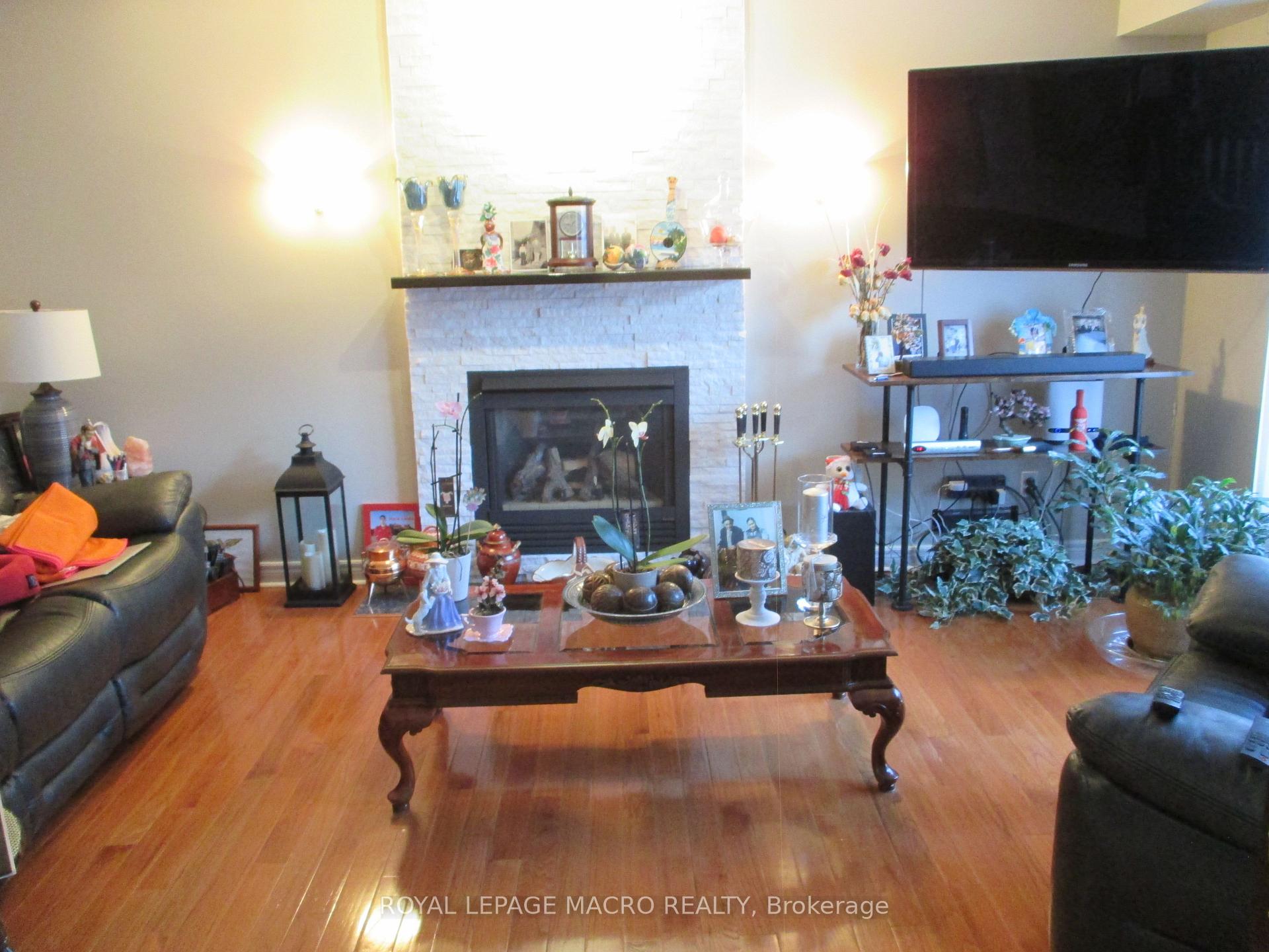 Photo 13 of 22 Resolute Drive, Hamilton, Crerar — HOMEH