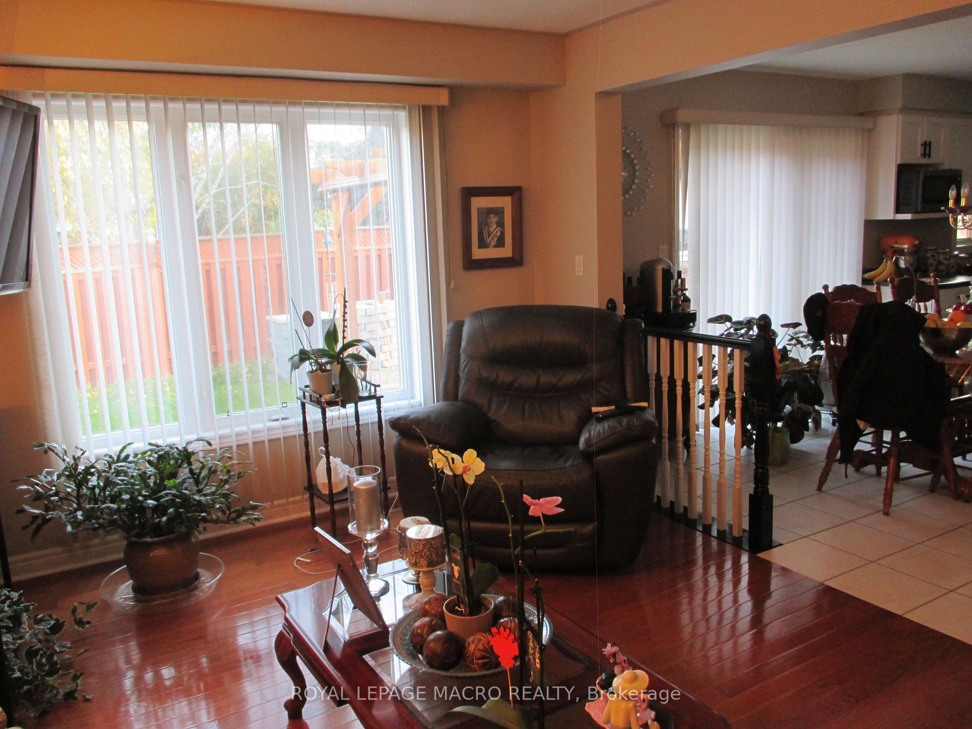 Photo 14 of 22 Resolute Drive, Hamilton, Crerar — HOMEH