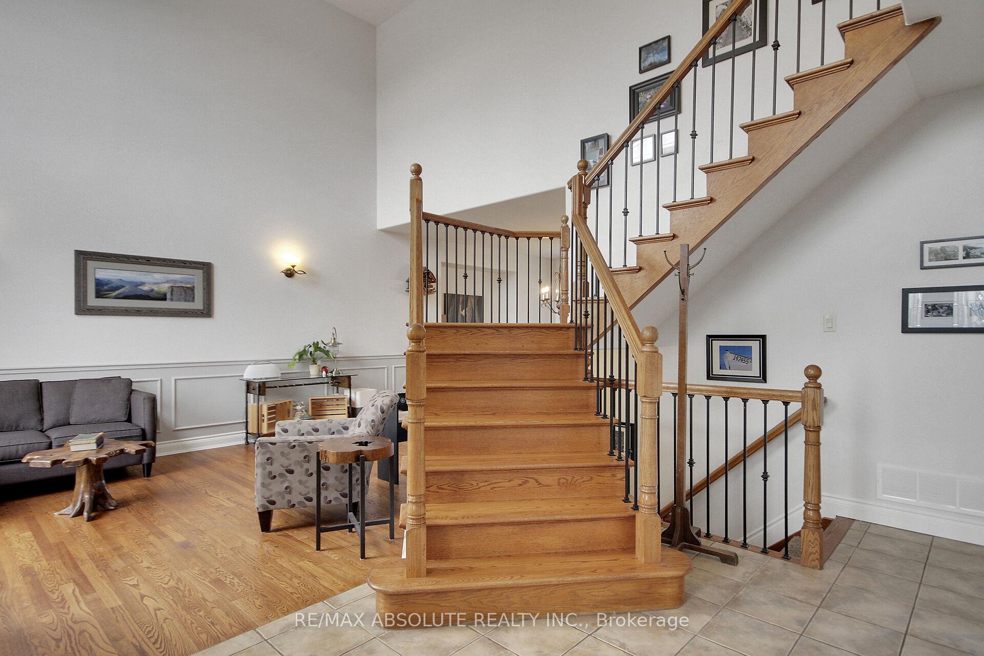 Photo 4 of 28 Amethyst Crescent, Ottawa, Stittsville (Central) — HOMEH