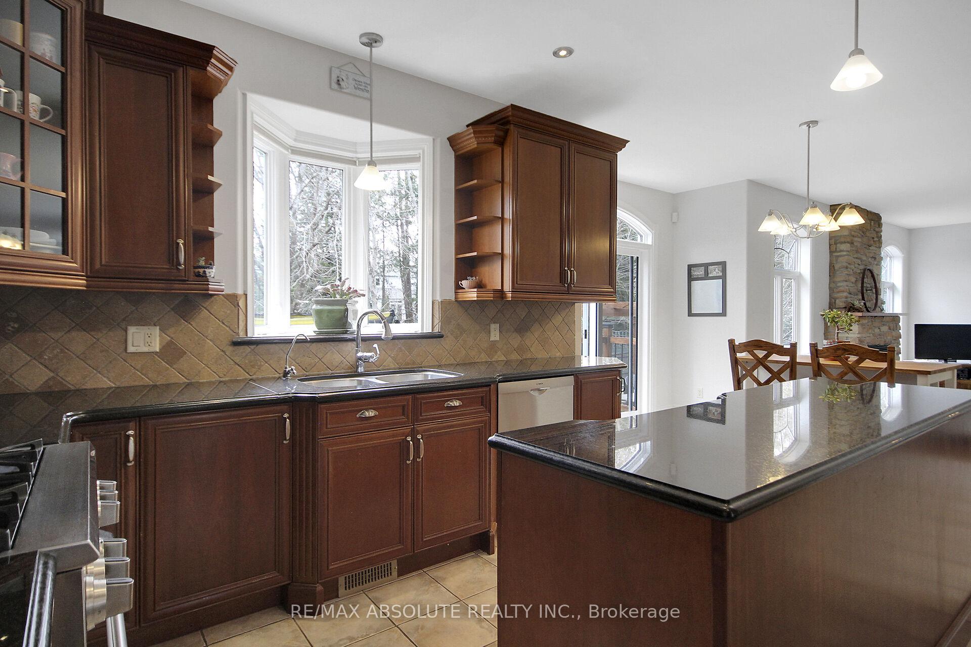 Photo 10 of 28 Amethyst Crescent, Ottawa, Stittsville (Central) — HOMEH