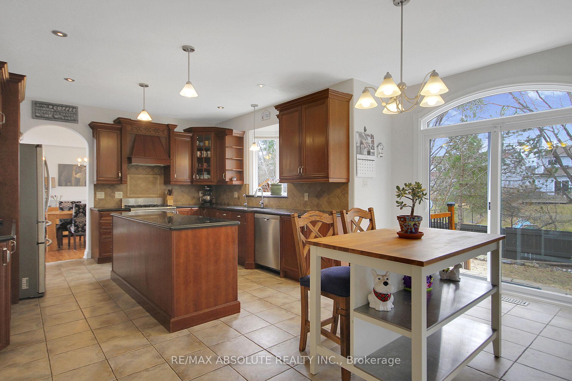 Photo 14 of 28 Amethyst Crescent, Ottawa, Stittsville (Central) — HOMEH