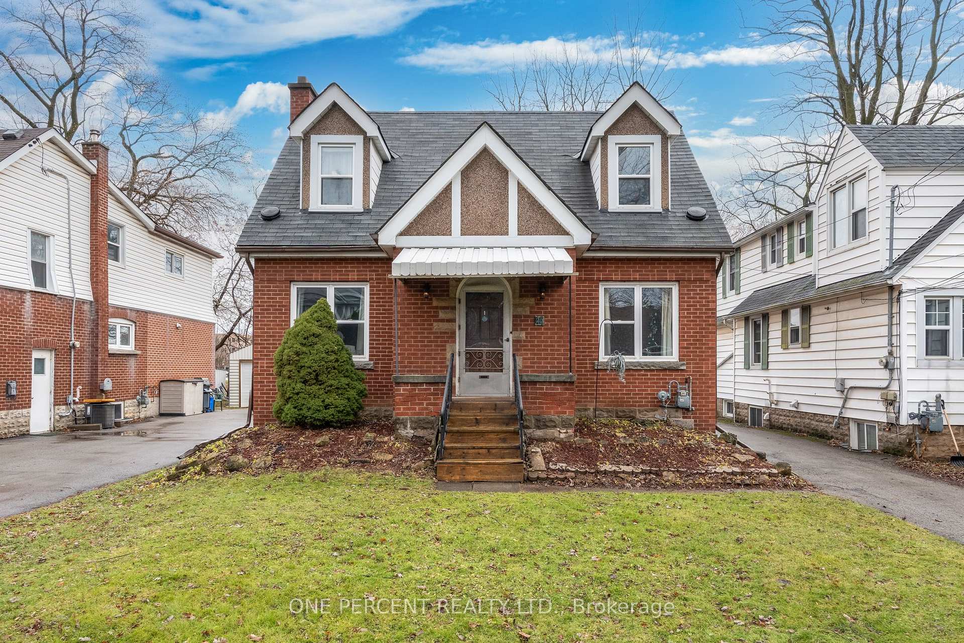 Photo 1 of 22 Norfolk Street N, Hamilton, Ainslie Wood — HOMEH