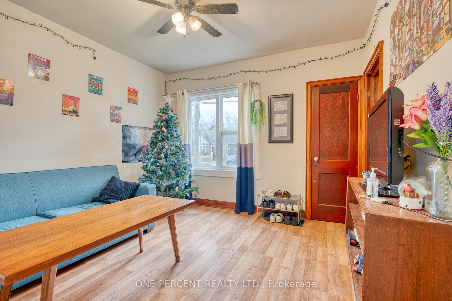 Photo 9 of 22 Norfolk Street N, Hamilton, Ainslie Wood — HOMEH