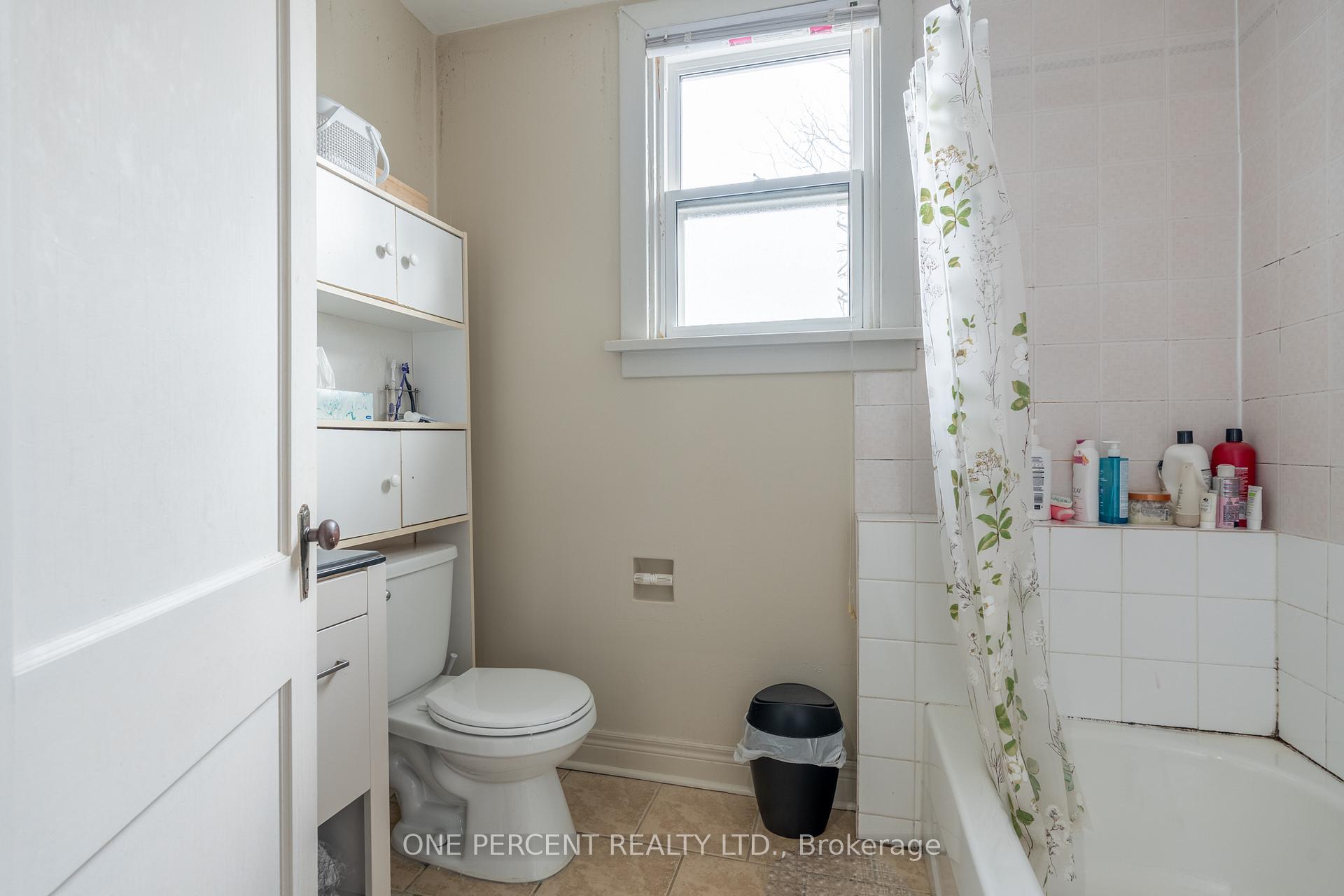 Photo 21 of 22 Norfolk Street N, Hamilton, Ainslie Wood — HOMEH