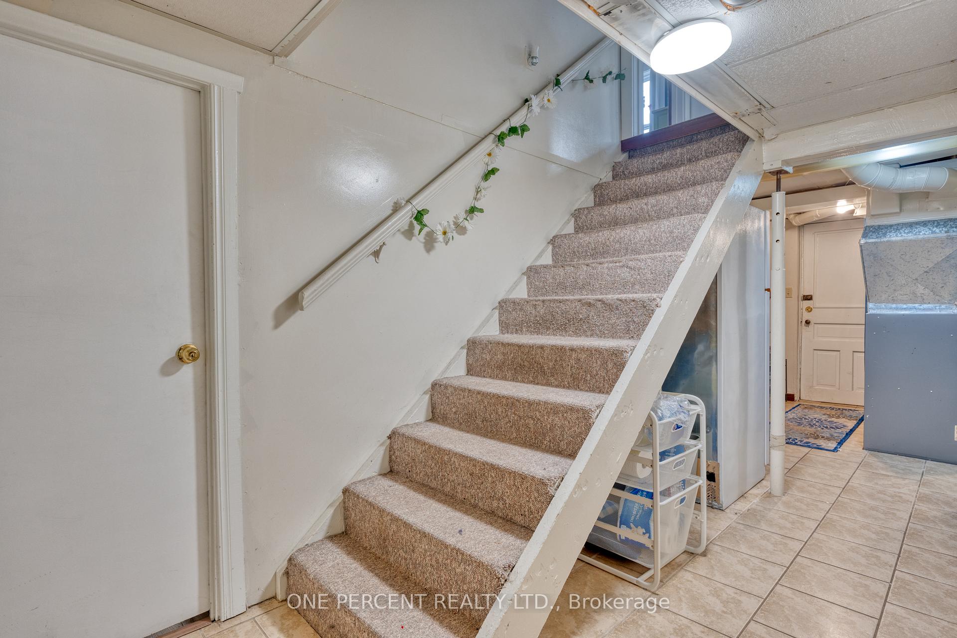 Photo 23 of 22 Norfolk Street N, Hamilton, Ainslie Wood — HOMEH