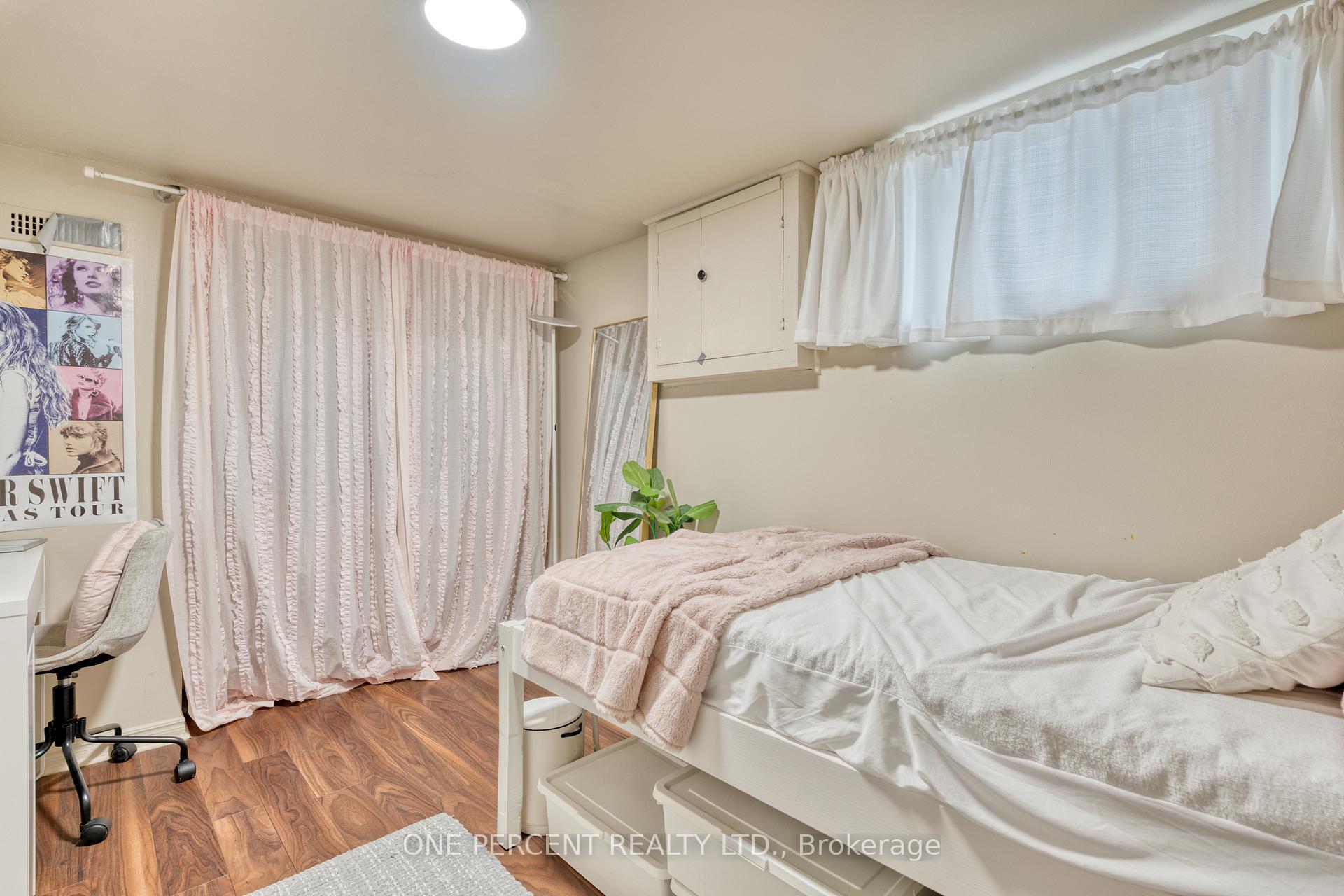 Photo 24 of 22 Norfolk Street N, Hamilton, Ainslie Wood — HOMEH