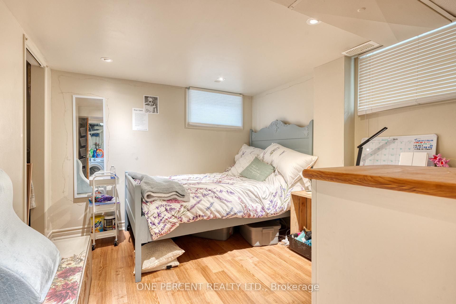 Photo 25 of 22 Norfolk Street N, Hamilton, Ainslie Wood — HOMEH