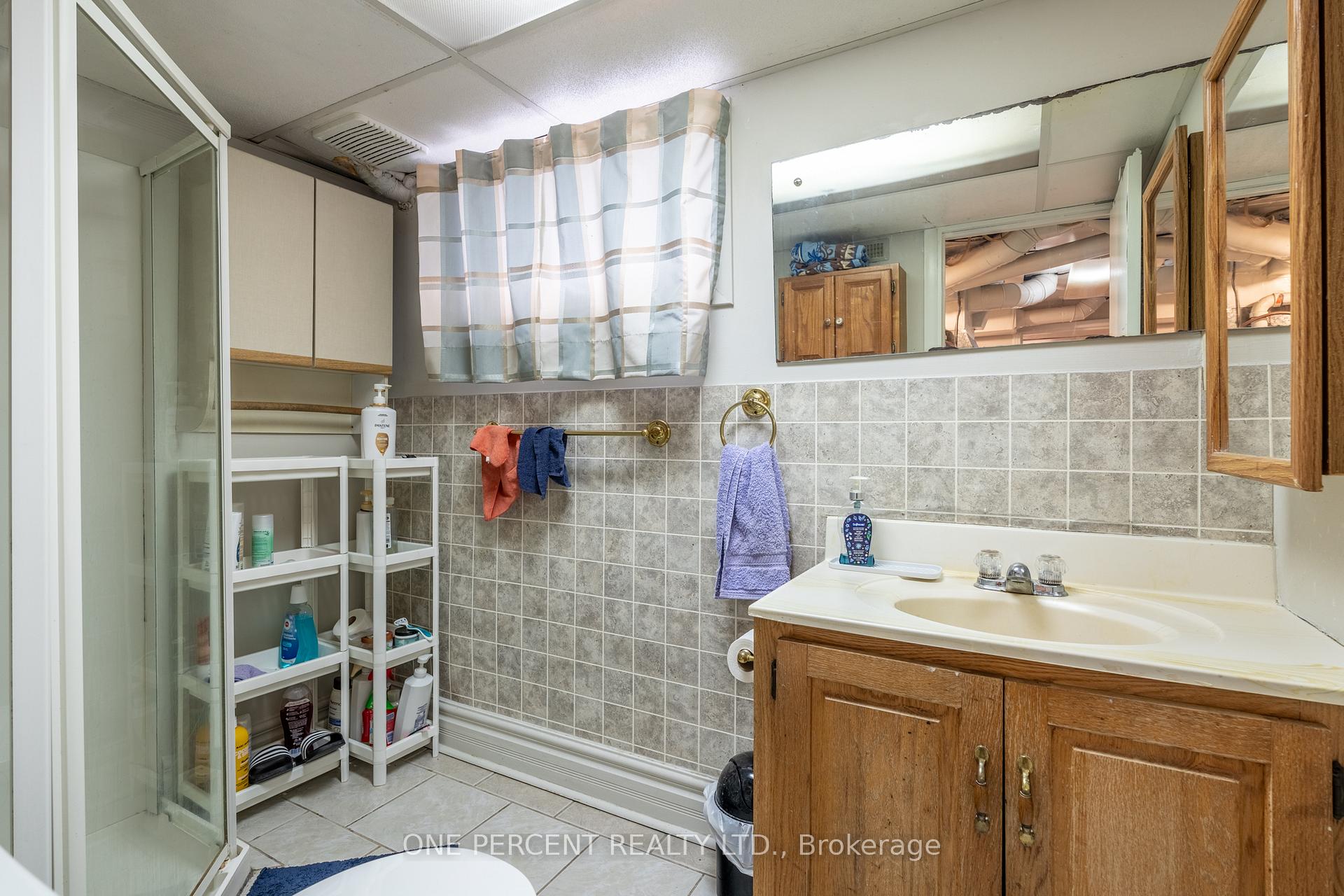 Photo 27 of 22 Norfolk Street N, Hamilton, Ainslie Wood — HOMEH