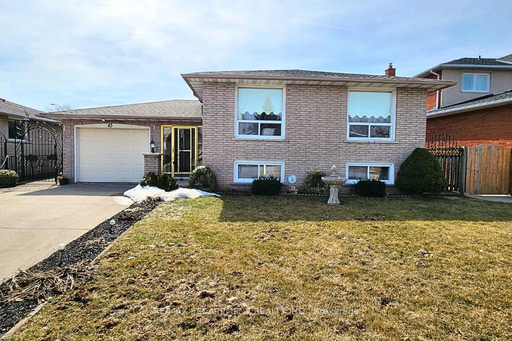 Photo 5 of 43 Seaton Place Drive, Hamilton, Stoney Creek — HOMEH