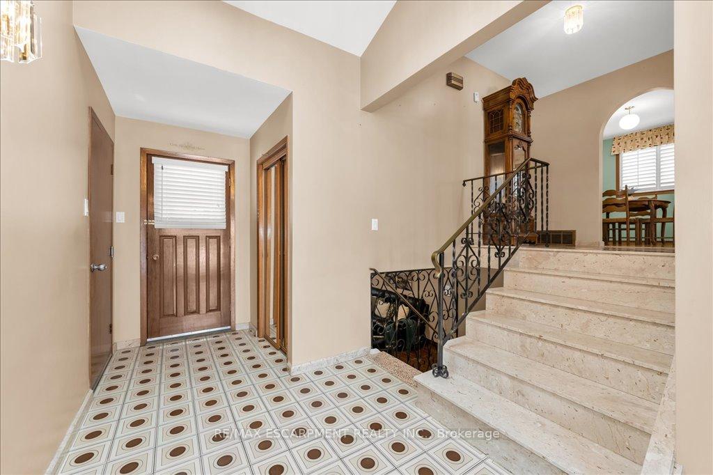 Photo 9 of 43 Seaton Place Drive, Hamilton, Stoney Creek — HOMEH