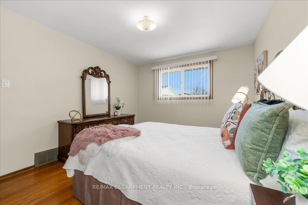 Photo 22 of 43 Seaton Place Drive, Hamilton, Stoney Creek — HOMEH