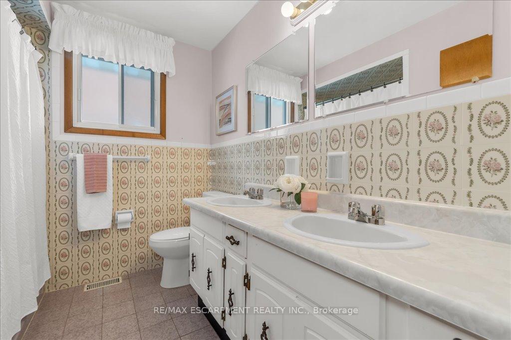 Photo 29 of 43 Seaton Place Drive, Hamilton, Stoney Creek — HOMEH