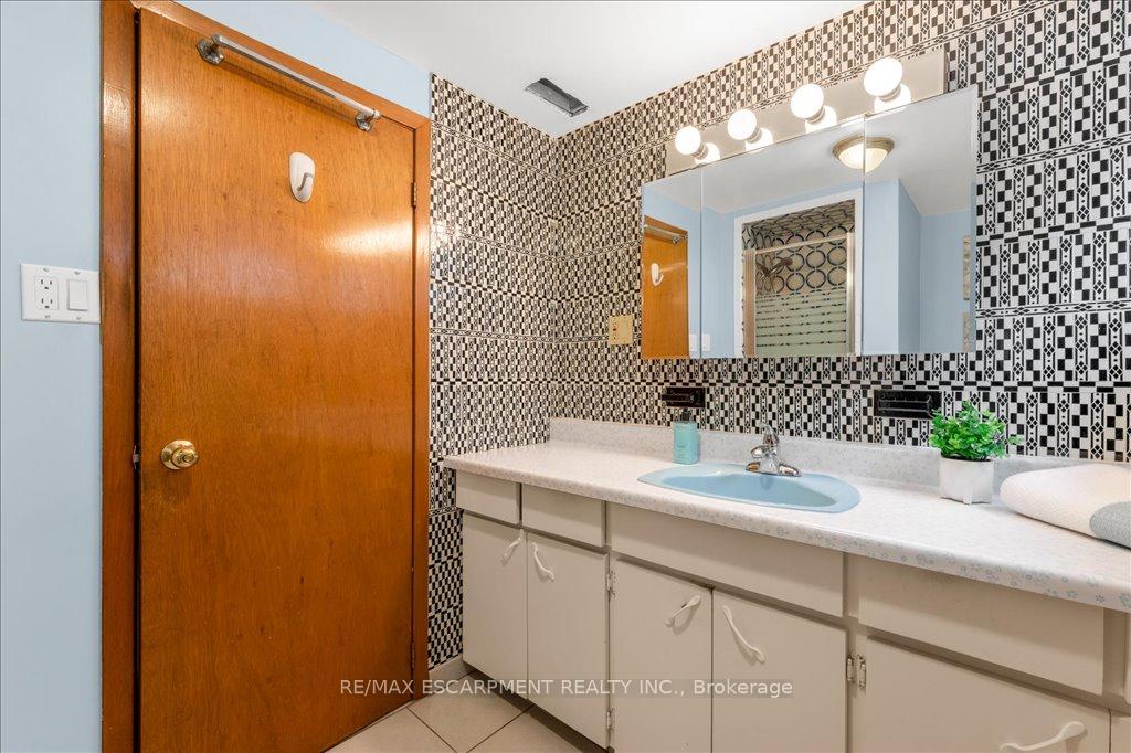 Photo 38 of 43 Seaton Place Drive, Hamilton, Stoney Creek — HOMEH