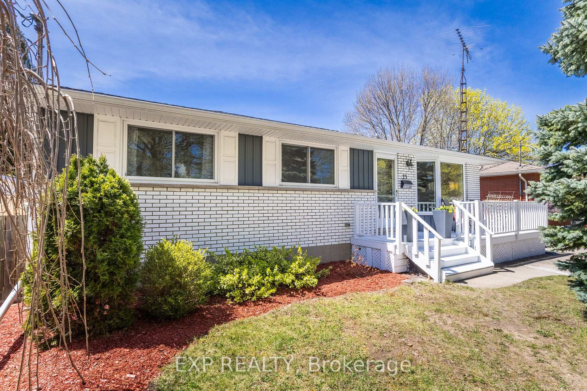 Photo 3 of 23 Densgrove Drive, St. Catharines, Vine/Linwell — HOMEH