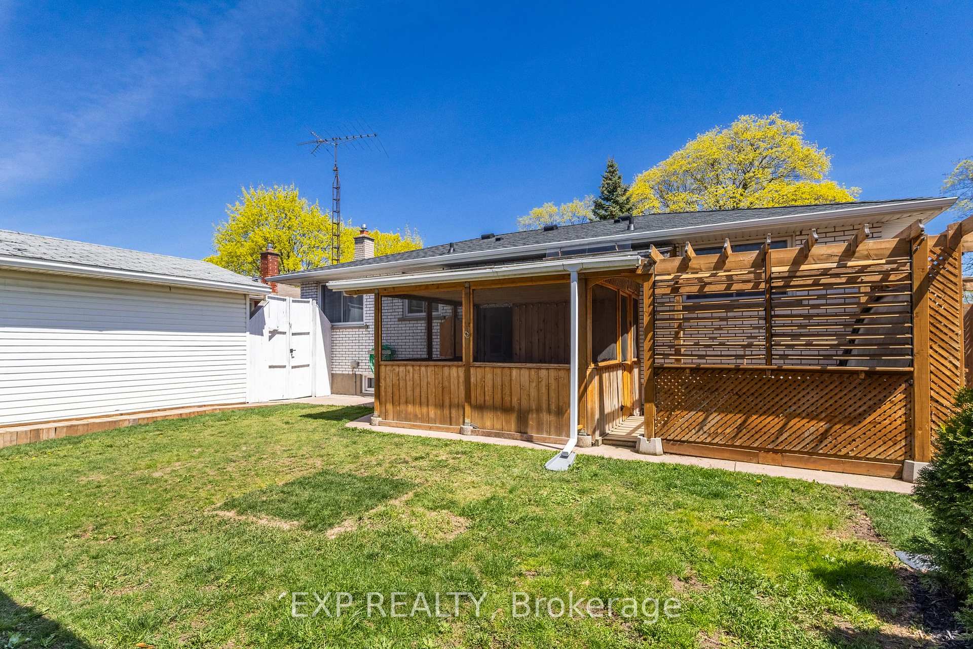 Photo 42 of 23 Densgrove Drive, St. Catharines, Vine/Linwell — HOMEH