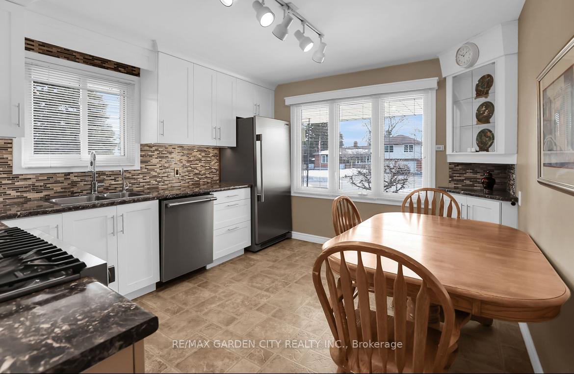 Photo 5 of 101 Scott Street, St. Catharines, Lakeport — HOMEH