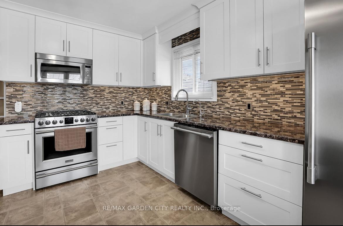 Photo 7 of 101 Scott Street, St. Catharines, Lakeport — HOMEH