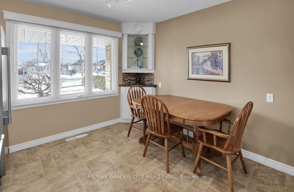 Photo 8 of 101 Scott Street, St. Catharines, Lakeport — HOMEH