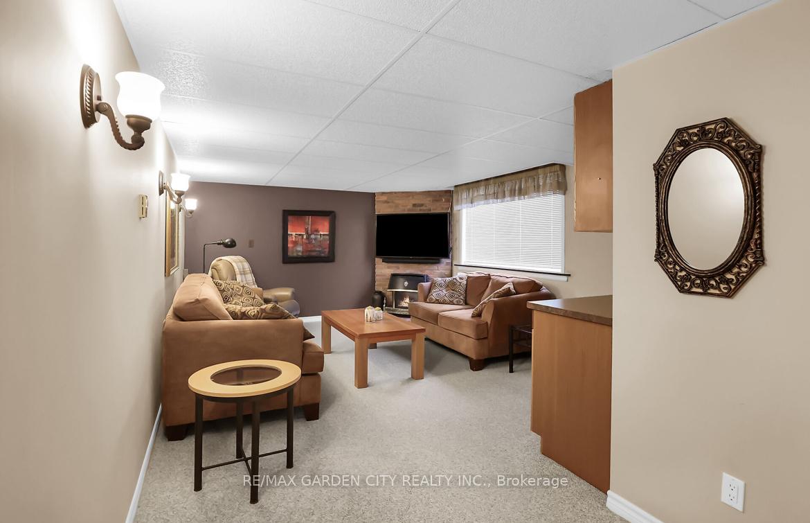 Photo 15 of 101 Scott Street, St. Catharines, Lakeport — HOMEH